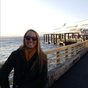 Meet your Posher, Alivia